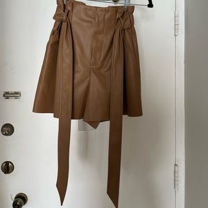 Faux leather shorts. Zara